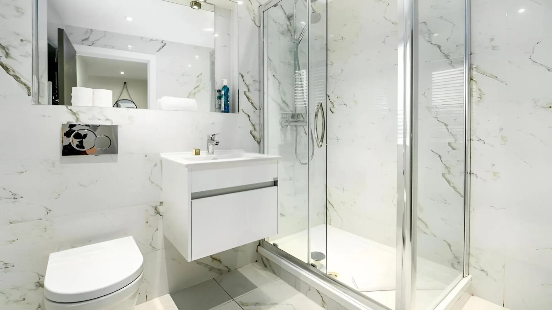 Apartament Hive - City East Londyn
