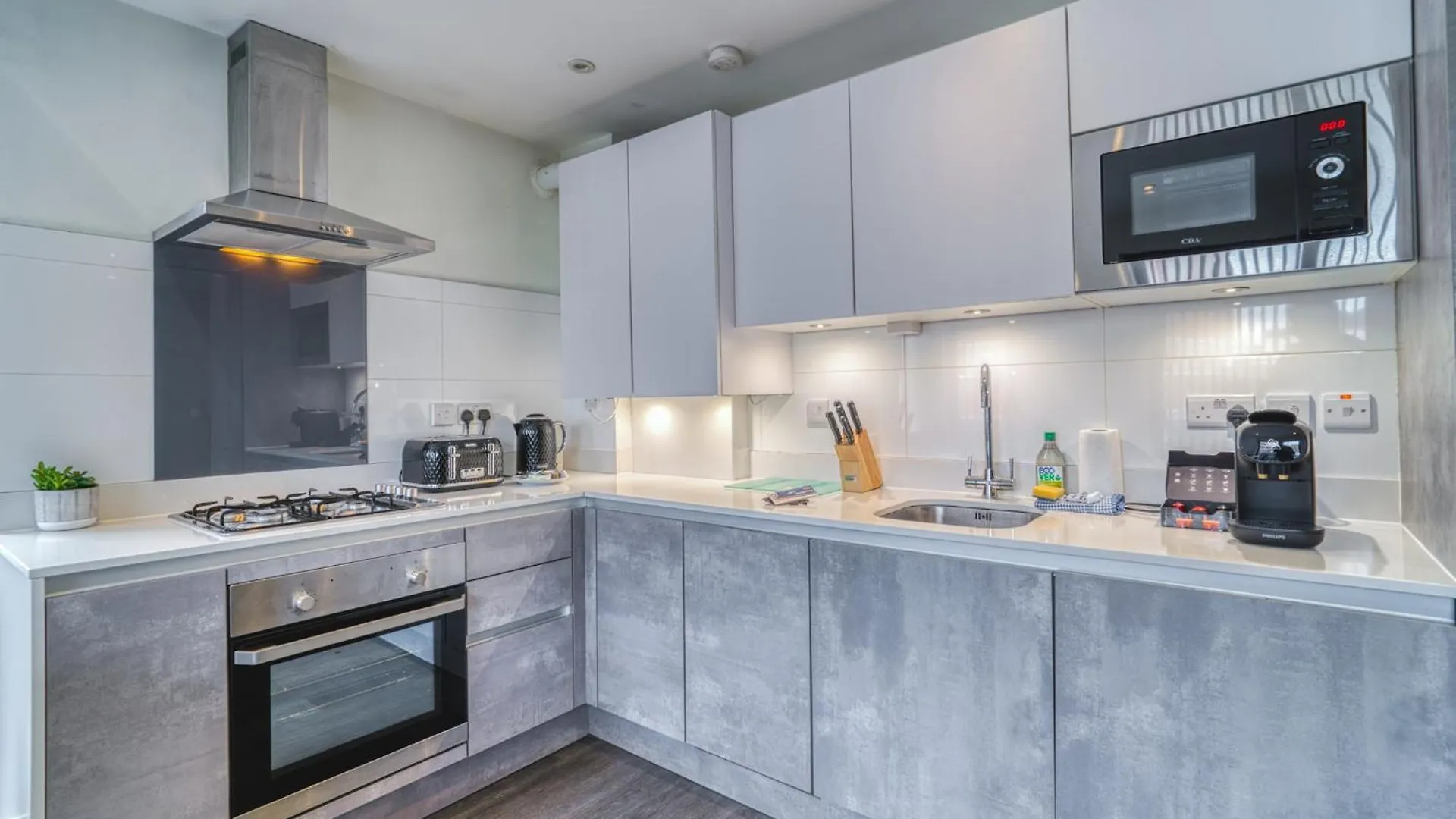 Apartament Hive - City East Londyn