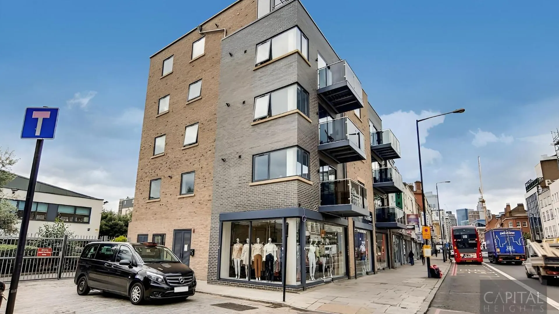 Hive - City East London Apartment