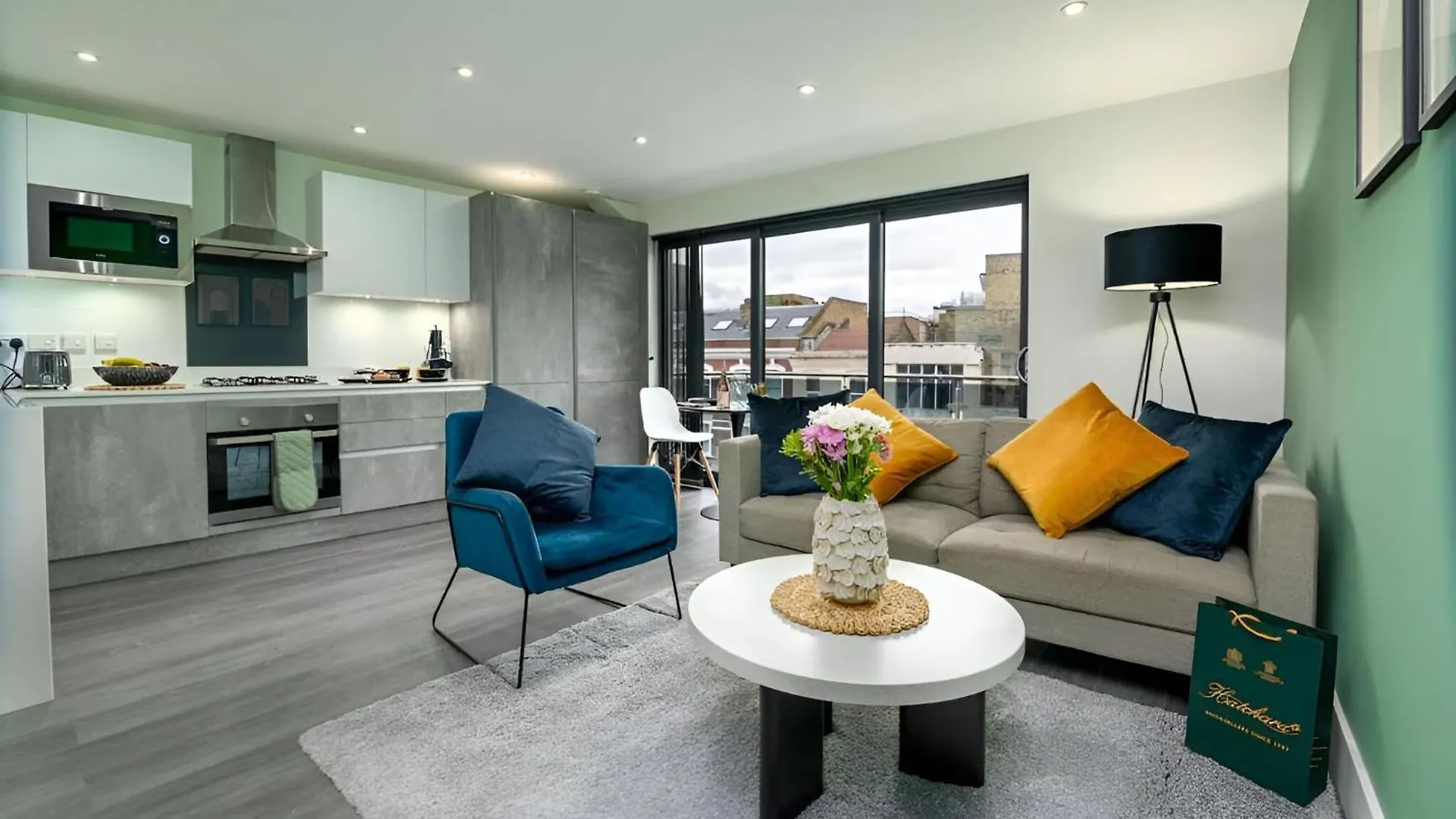Apartment Hive - City East London