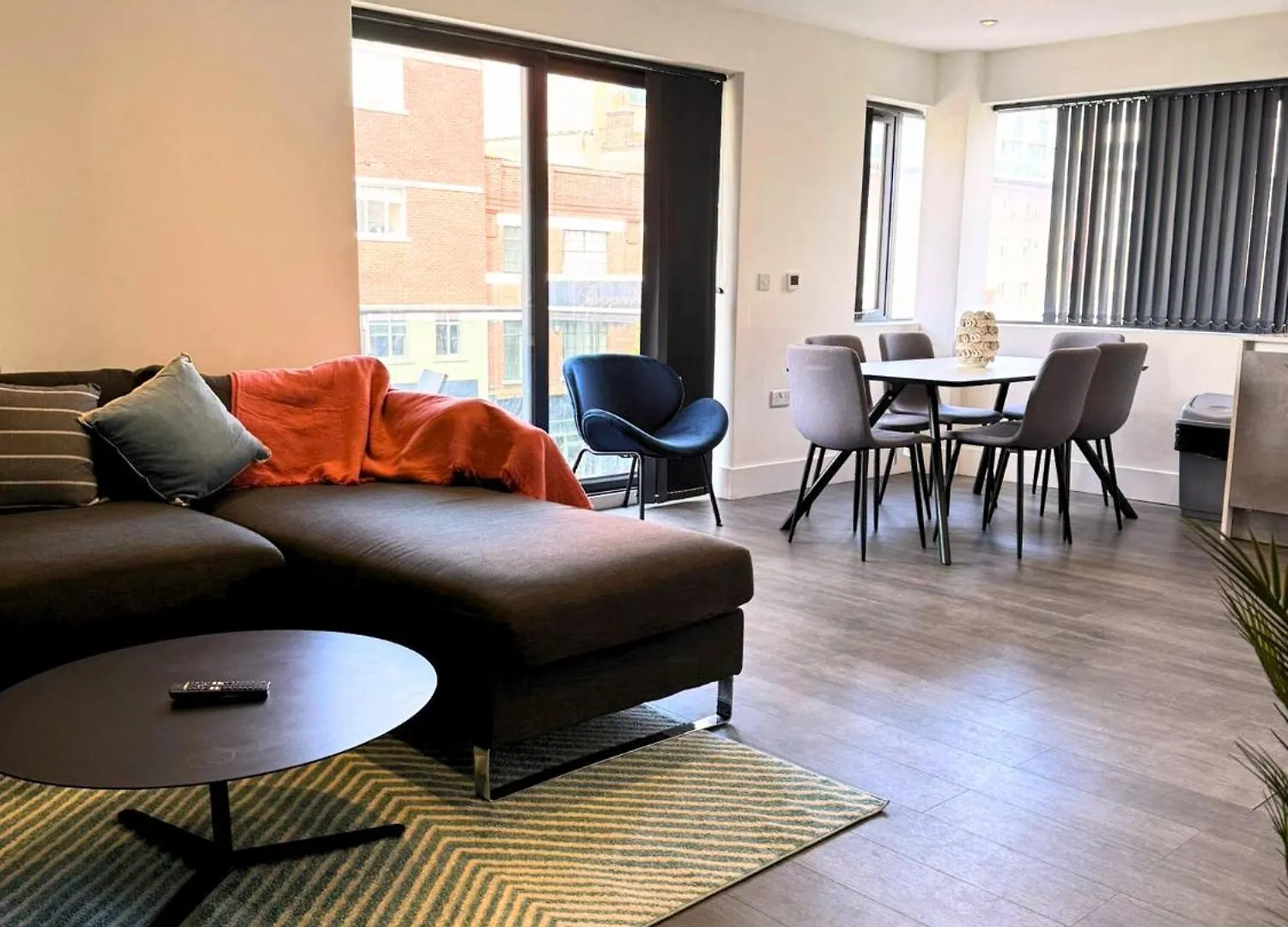 Hive - City East London Apartment