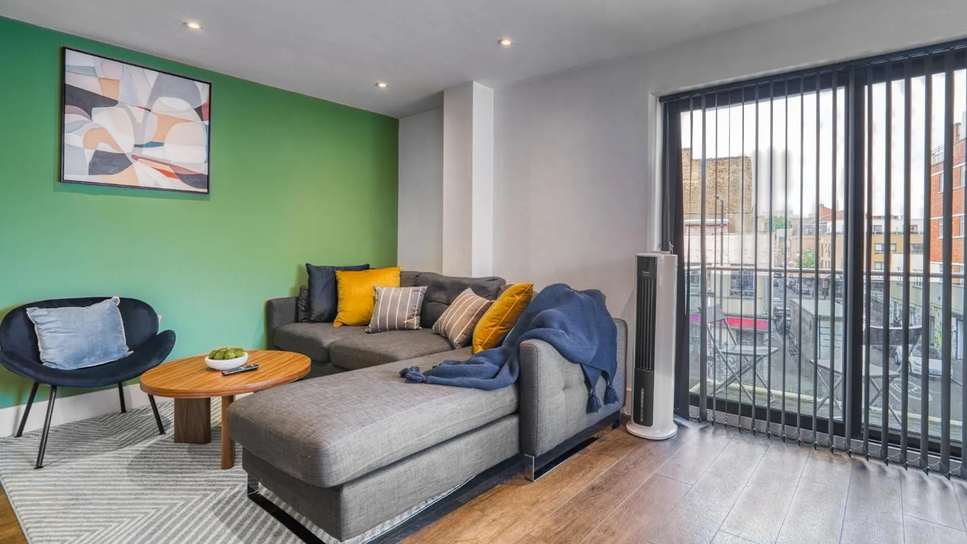 Hive - City East London Apartment